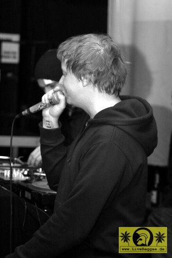 WILD.A - MC MAD REEFAH meet R.D.IRATION HIFI  Dub The Island - Conne Island, Leipzig 07. April 2006 (12).jpg